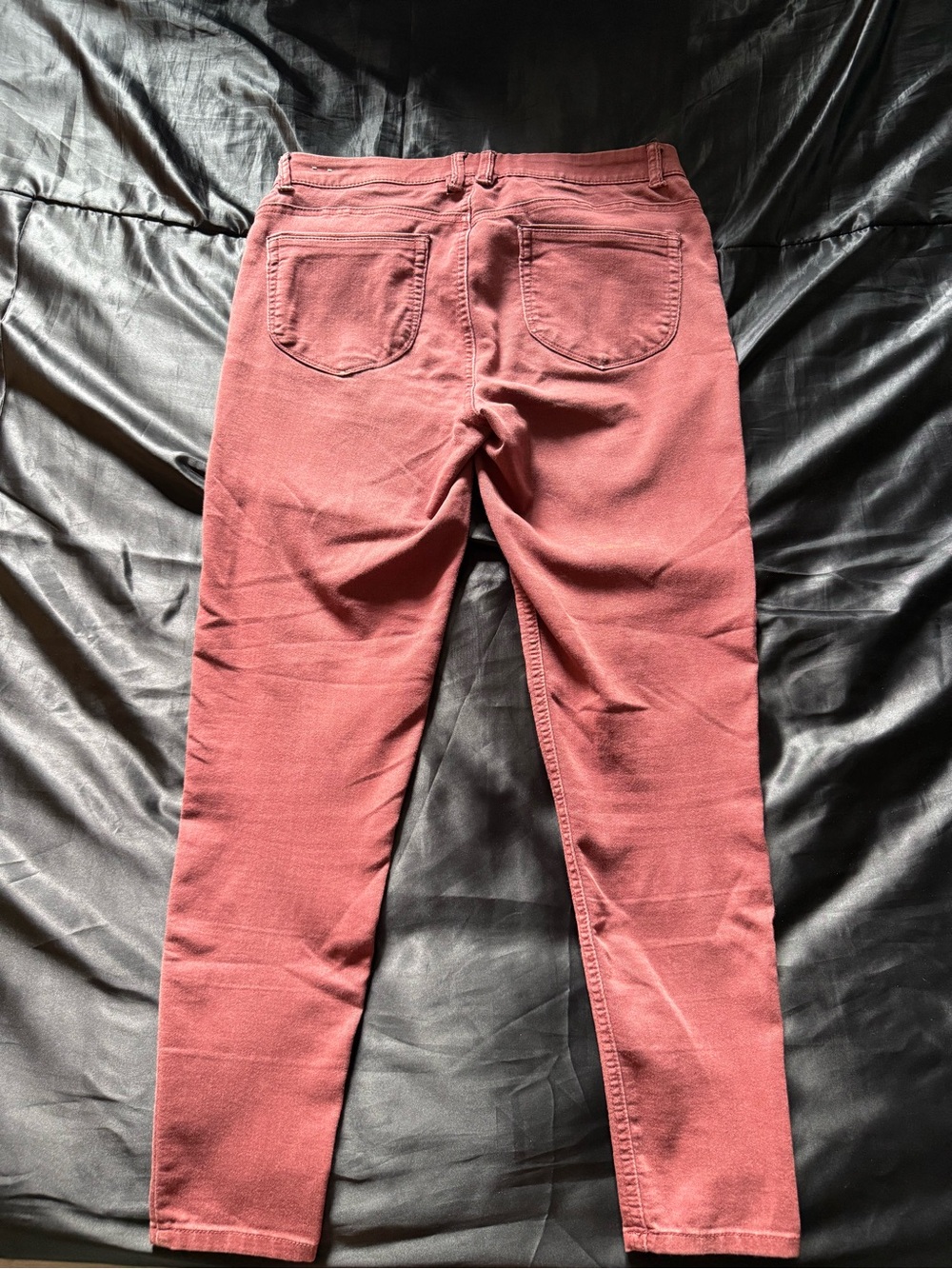 Rewind Skinny Jeans in Rusty red